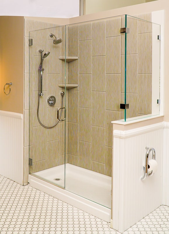 AG93 2 sided shower door with buttress wall