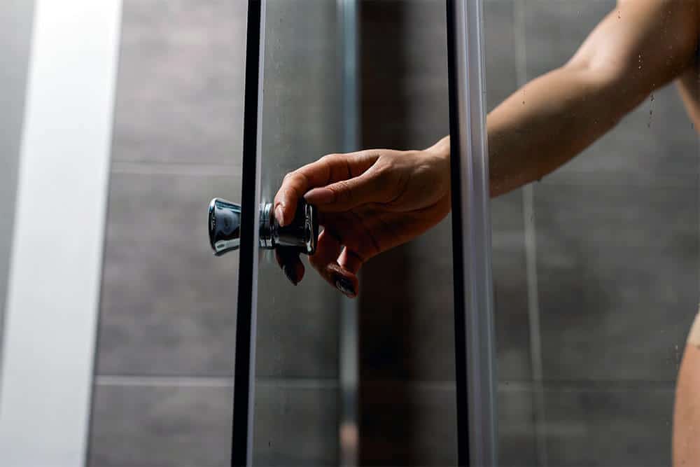 glass shower door trends 2024